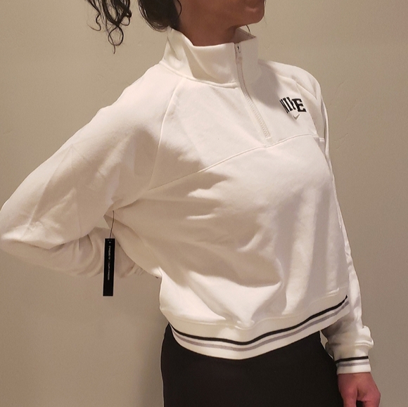 Sweater: nike, vintage, sweatshirt, pullover, white, blue, cream, jacket, jumper, navy - Wheretoget